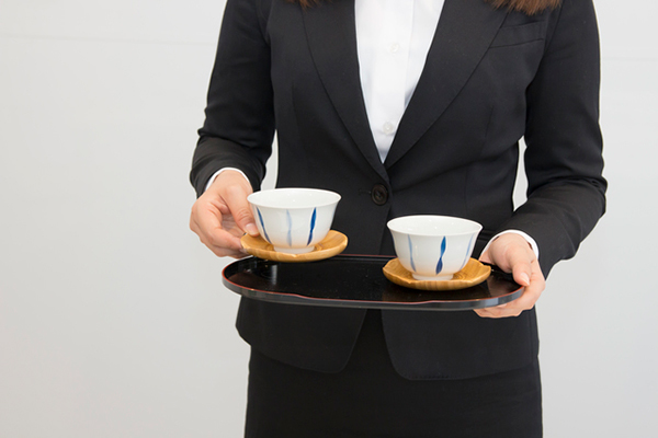 藤井佐和子コラム「できることから始める女性活躍推進 お茶出しは女性の仕事？」